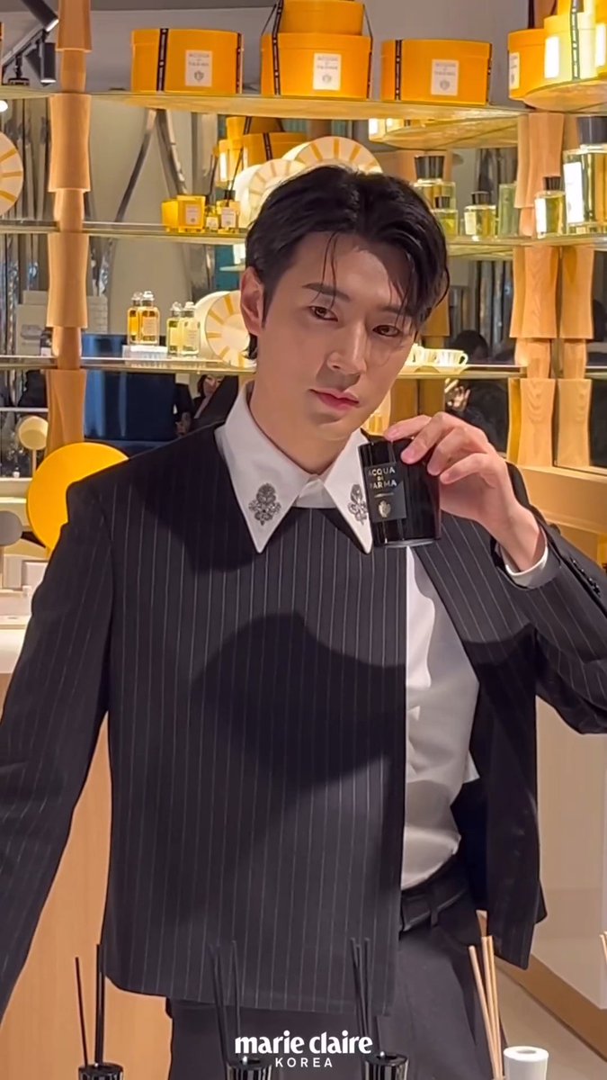 SXXHXXJXXCXXX's tweet photo. /

240130 AQUA di PARMA's: Yellow Cafe

Courrèges
Buckle Tailored Pinstripe Jacket
EUR 1,450

/

#박서함 #ParkSeoHam #acquadiparma #아쿠아디파르마 #YellowCafe #SXXHXXJXXCXXX_Shot https://t.co/I1OZvjXskP