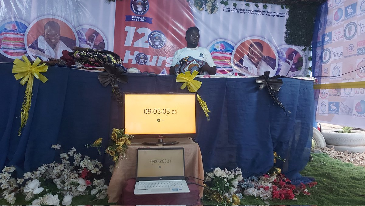 victoralokan's tweet photo. 9 hours &amp; Still Counting 🔥 🔥

Hanseza Wilfred, a Civil Engineering graduate of FUOYE attempting to break Guinness World Record of 100 hours Press-A-Thon. His target is 150 hours.

#PressAThon #HansezaWilfred #WilfredPressathon #HansPress150 #GuinnessWorldRecord #Ekiti #OhLàLà https://t.co/VxzGasGy3j