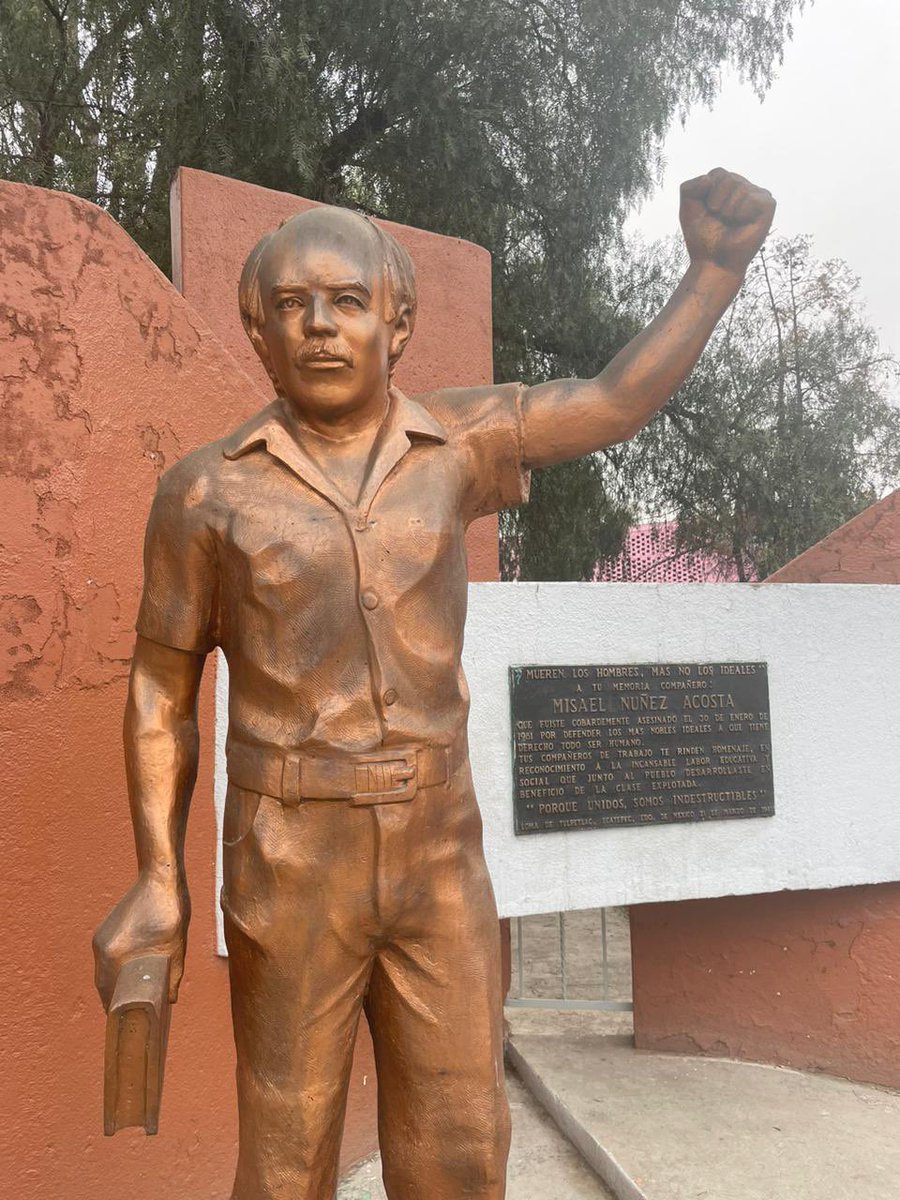 lhan55's tweet photo. Hoy se cumplen 43 años, del artero asesinato del profesor Misael Núñez Acosta, a manos de sicarios contratados por la dirección nacional del SNTE. Su crimen sigue impune 📸@benjagonzalezp https://t.co/ouuA93cLft https://t.co/OVGcGPRbNt