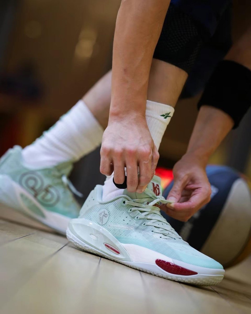 helloshoes1's tweet image. Keldon Johnson x Qiaodan Fengci Rise - Chinese Jade

Sell worldwide with free shipping: antosports.com/products/keldo…

#chinesejade #keldonjohnson #qiaodan #qiaodansports #fengci #fengcirise #qiaodanfengci #qiaodanfengcirise
