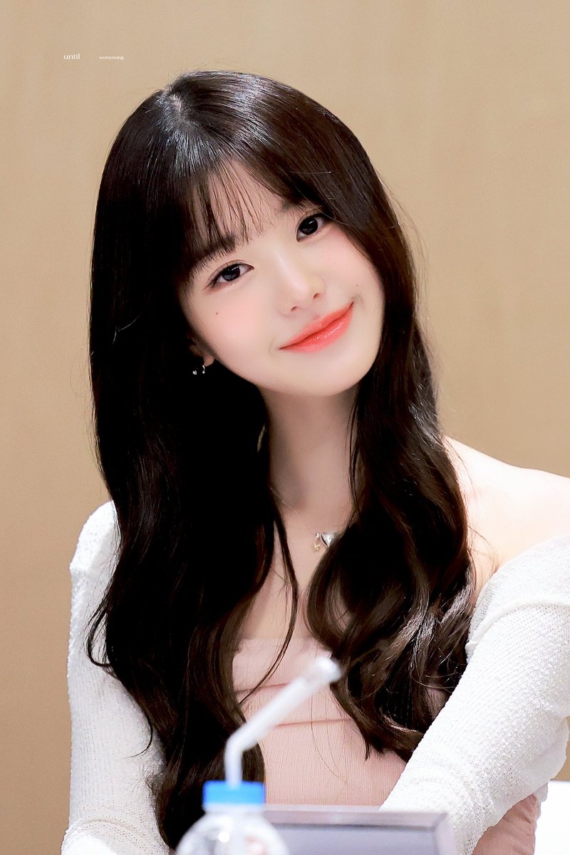 wonyoung pics tweet media