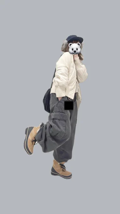 GUのデニムスーパーワイドカーゴパンツほんっとーーに楽で体のライン拾わないから子供の送迎とか平日コーデでヘビロテしてる…152cmSサイズ着用裾が絞れるようになってるから、低身長でも引きずらなくて子供と走るのも余裕 