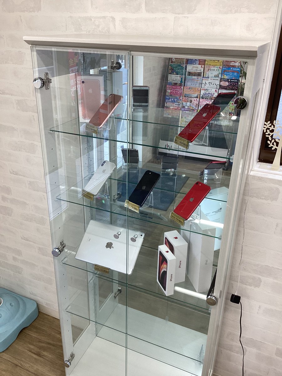 plaba_j's tweet image. iPhoneを店内で売っています😃
新しい端末もお取寄せ可能です😄

TEL072-983-6788 
iphone99.jp/index.html
お気軽にお問合せ下さい！
#東大阪 #iPhone修理　#iPhone買取　#瓢箪山iPhone修理　#瓢箪山