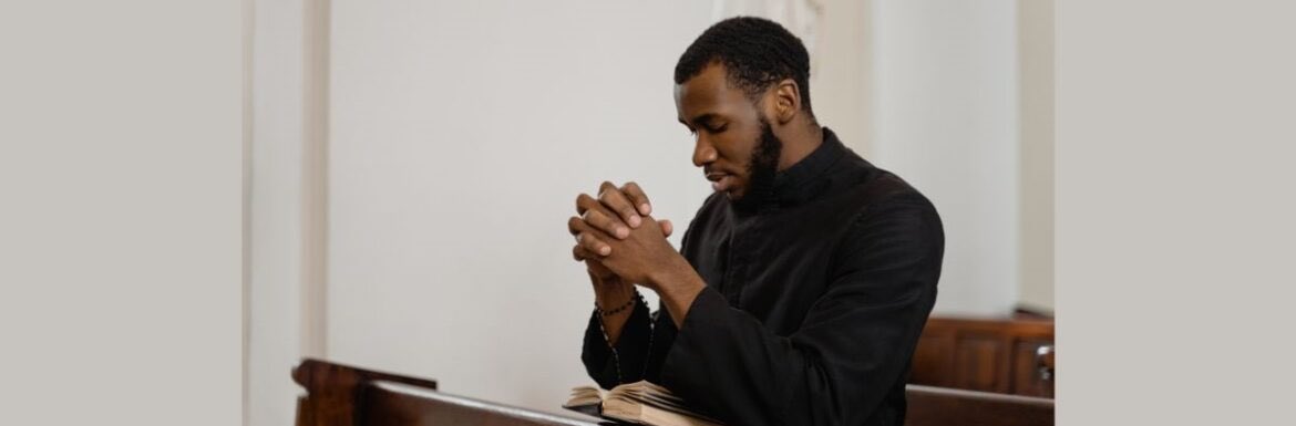 il_Timone's tweet photo. Nigeria, cresce nei seminari la spiritualità del martirio, da quasi mezzo secolo i cristiani nigeriani sono vittime di una violenza di proporzioni apocalittiche https://t.co/UULdV3IYgZ https://t.co/7ffGt1RqQl