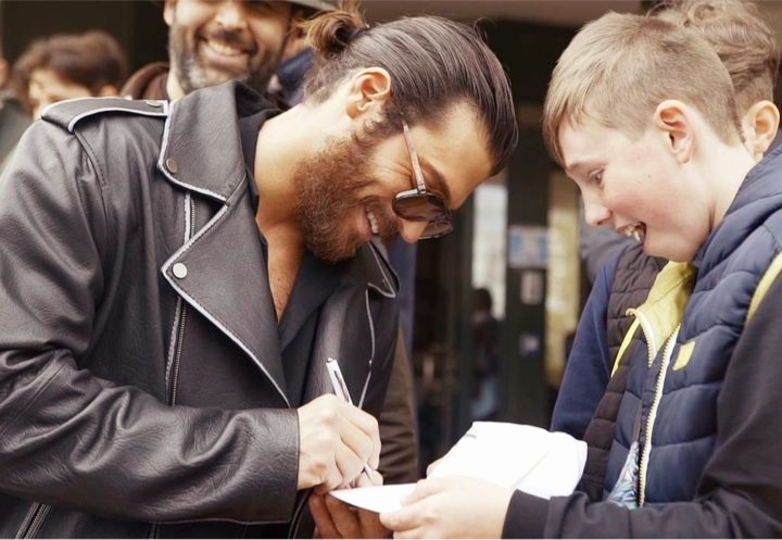 Buenos días.  🌬🍀

#CanYaman♡