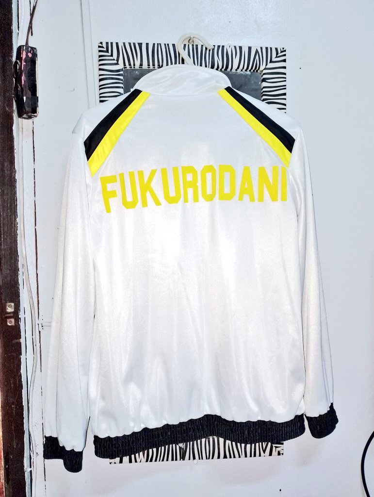zhcsel's tweet photo. ꒰ 🍓 ꒱ ⋆ᱸ  ♡̷  wts lfb ph   .ᐟ

   ୨୧   fukurodani jacket 
  
  ୨୧     580 |  barely used | small
  
   ⋆ᱸ  ♡̷ onhand , x sensi , payo , 3 days res

𓆩♡𓆪   dm / reply to claim . . ‹𝟹
    
𖥻  fukurodani jacket haikyuu wts lfb ph https://t.co/WManBdIIhD