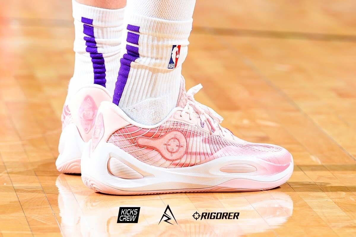 kickscrew's tweet photo. 🏀Austin Reaves debuts the stylish AR1 Valentine’s Day on court against the Houston Rockets. Stay tuned – these limited edition kicks will be available soon! 🔥#AR1Valentines #AustinReaves #KICKSCREW #Rigorer https://t.co/ifdk2q957w
