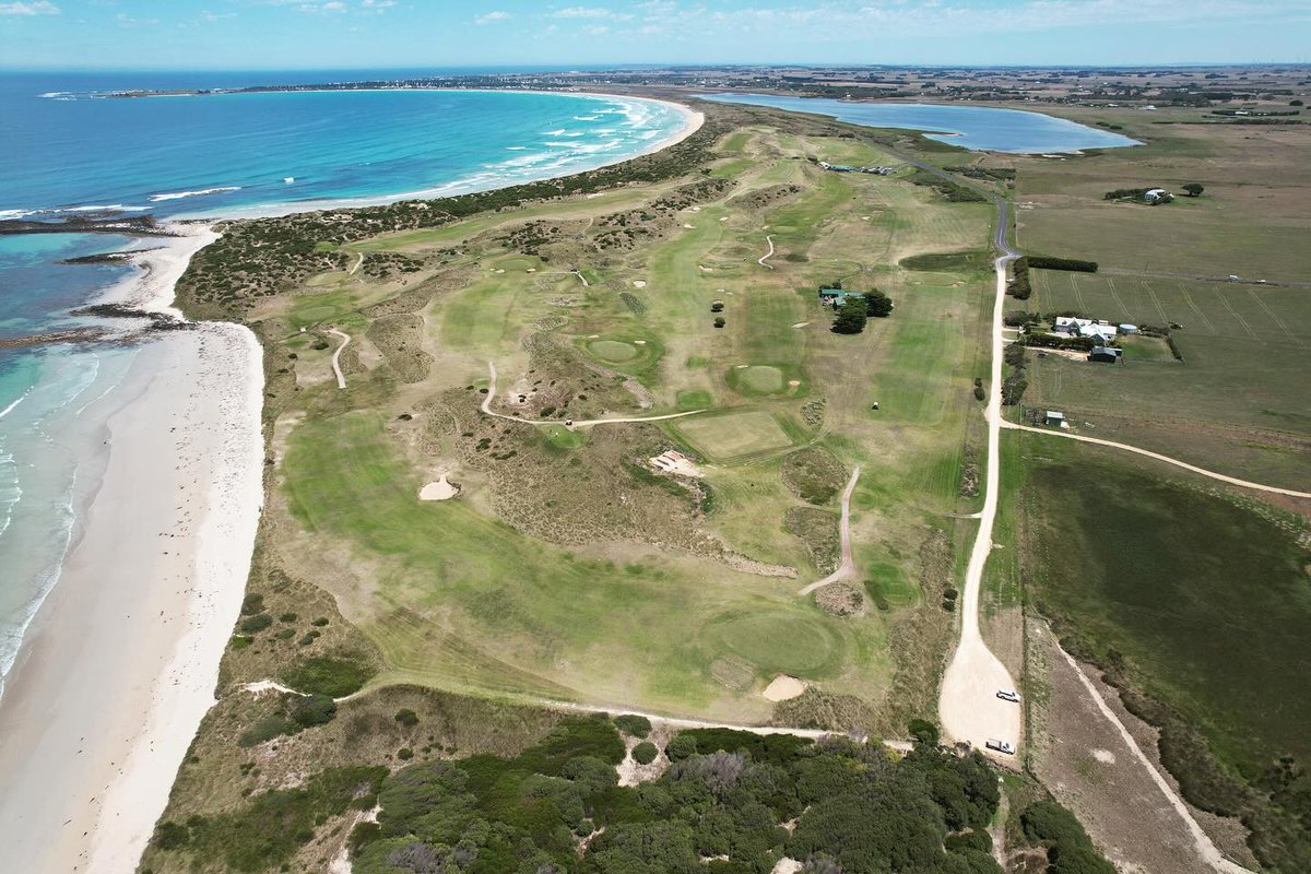 thefootyalmanac's tweet photo. Gerard Cashill tells the story of a set of #Pings which were stolen, then a new set procured (luckily), and the in cognito cricketer he ended up playing golf with @portfairygolf @PBauldy
https://t.co/YmhgC6lnNc https://t.co/2w2Pp03ur6