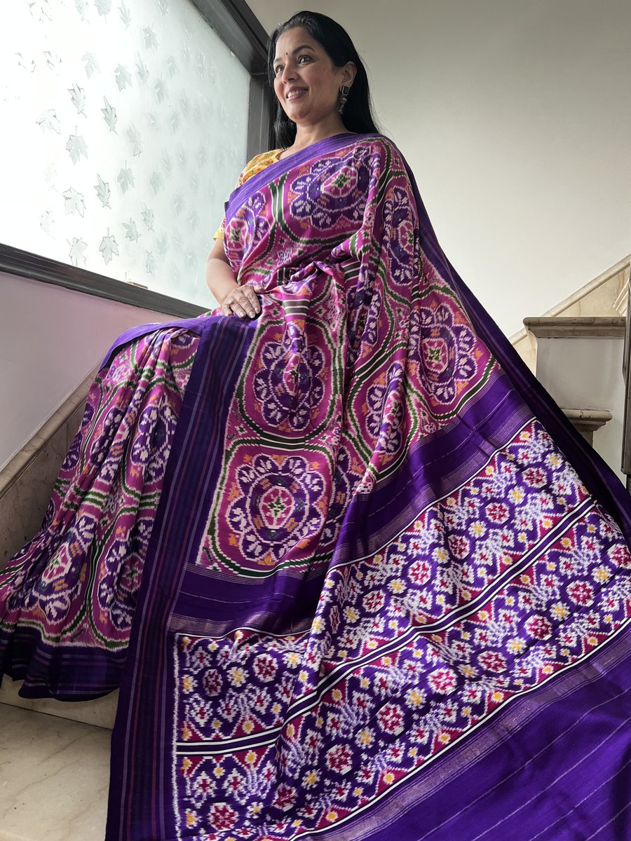 sohumsutras's tweet photo. Draping in the vibrant tales of tradition, Twill Silk Pochampally whispers echoes of cultural richness
For more details, contact us on:
WhatsApp +919810530027. ( https://t.co/E3qx6LO6Ai )
OR
https://t.co/UGrwtRwomE #TwillSilk #PochampallyMagic #SilkSpectacle #PatanPatolaInspired https://t.co/bL3NqyDw2r