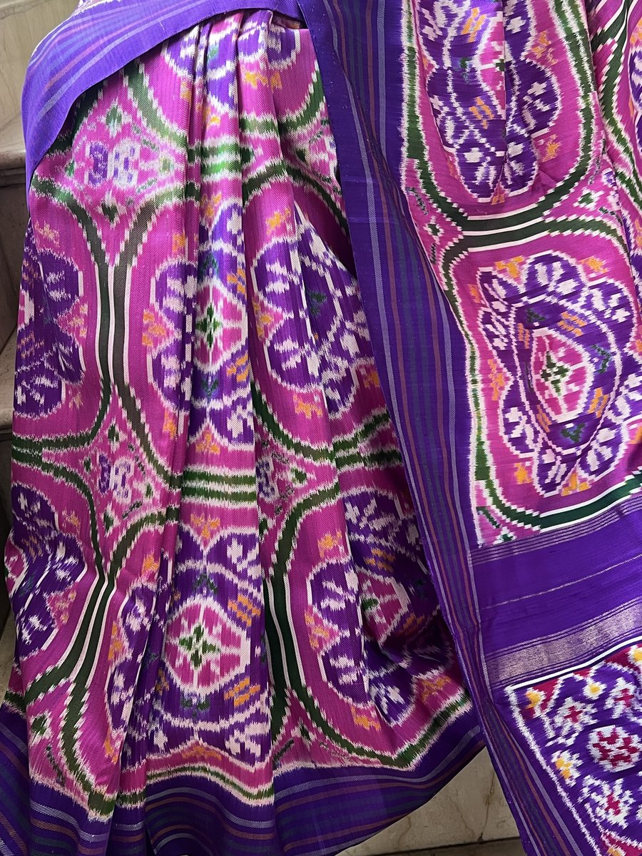 sohumsutras's tweet photo. Draping in the vibrant tales of tradition, Twill Silk Pochampally whispers echoes of cultural richness
For more details, contact us on:
WhatsApp +919810530027. ( https://t.co/E3qx6LO6Ai )
OR
https://t.co/UGrwtRwomE #TwillSilk #PochampallyMagic #SilkSpectacle #PatanPatolaInspired https://t.co/bL3NqyDw2r
