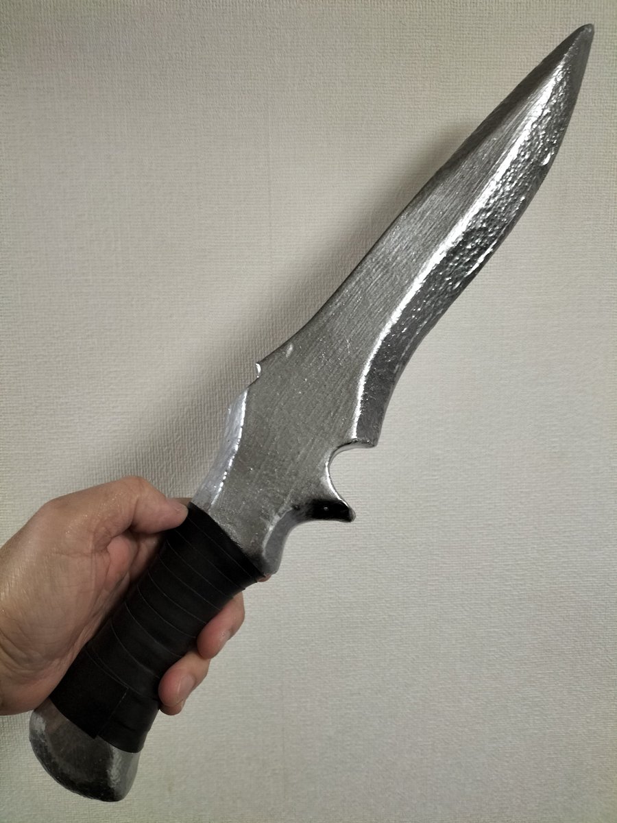 自作LARP武器、ファイティングナイフ完成！ バイオハザードRE4に登場