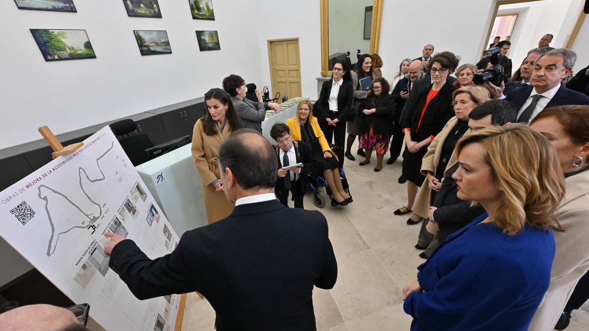 ceacog's tweet photo. 📷LA FOTO. Raquel Cárcamo, codirectora del #CEACOG, se unió ayer como nueva integrante al Consejo del Real Patronato sobre Discapacidad. La Reina presidió la reunión número 31.
@RPDiscapacidad #AccesibilidadCognitiva https://t.co/7Hnrl2huAD