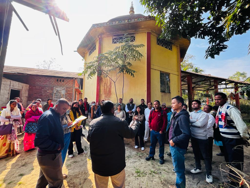 IBC_PF's tweet photo. The #BAIF team discussed the certification checklist, documentation essentials and introduced the 'Charak Centre.' #LokaUshadhiSikhisaSewaAsharam visit provided valuable exposure to all participants. We aim to certify 51 healers by March 2024. https://t.co/wzKju27Ny8