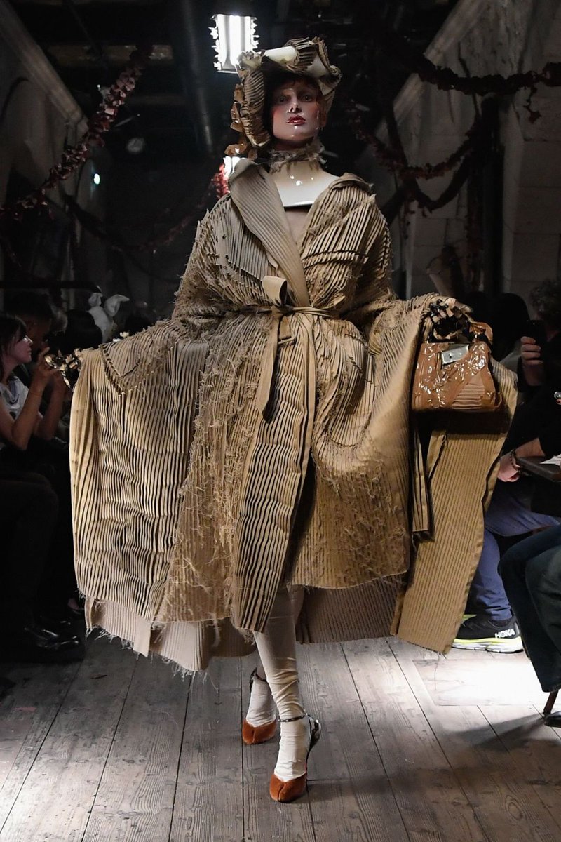 VISIONAIRE ヴィジョネア 45 フィギュア マルジェラ ギャルソン VISIONAIRE ヴィジョネア 45 フィギュア マルジェラ ギャルソン