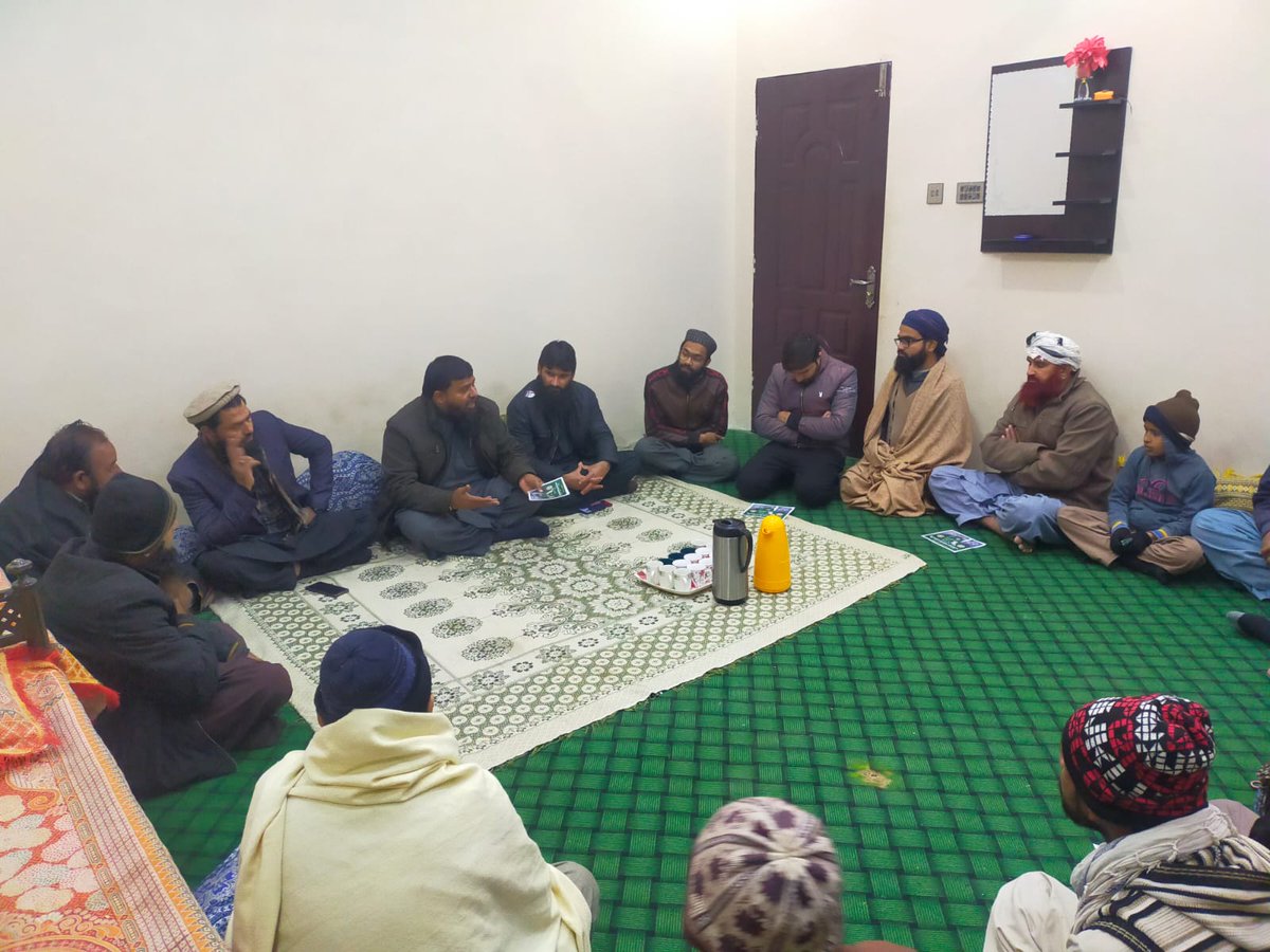PMMLPP218's tweet photo. پاکستان مرکزی مسلم NA150 کے امیدوار میاں سہیل احمد صاحب یونین کونسل 56 غوث آباد میں کارنر میٹنگ میں پاکستان مرکزی مسلم لیگ کے منشور پر گفتگو کرتے ہوئے
#PMML #NA150 #PP218 #UC44 #Multan #Elections2024 #Vote4Chair https://t.co/wIJqWzU6Xx
