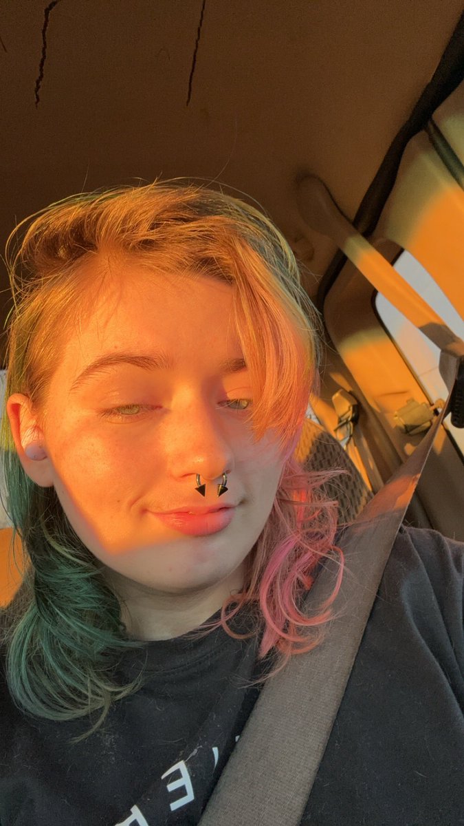 LexieZ_222's tweet photo. I love golden hour 🧡 https://t.co/mVIpfBvf2N