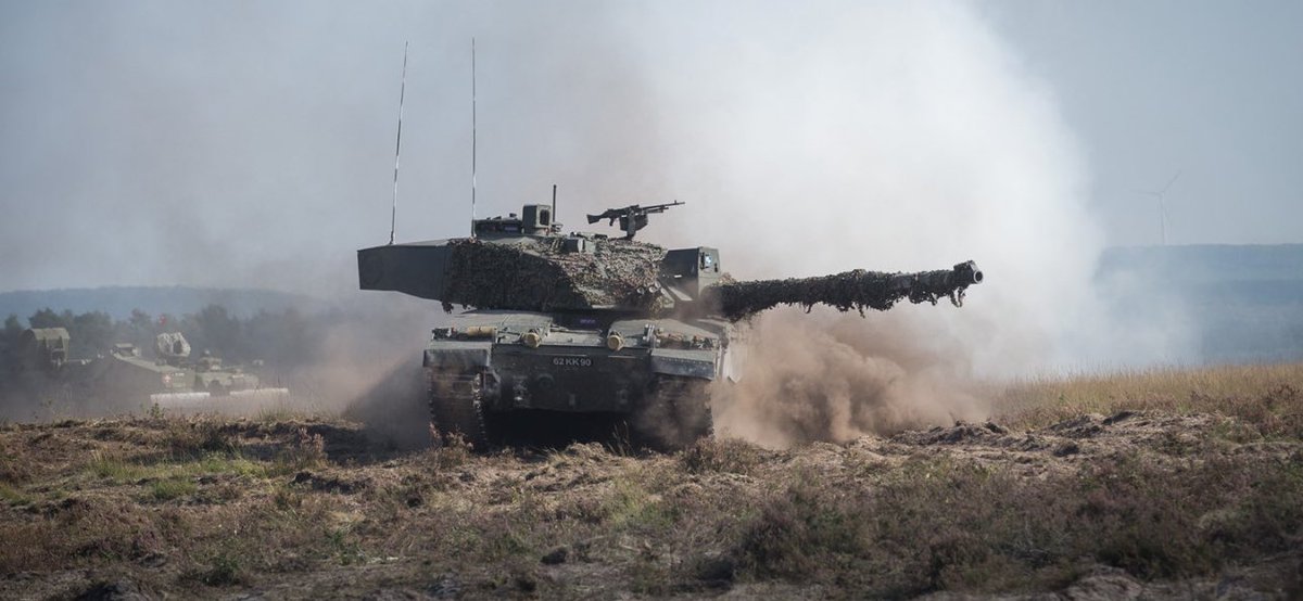 #tanktuesday Challenger 2 tank crews training for future operations. Like the look of being part of a Challenger 2 tank crew? Please visit: jobs.army.mod.uk/roles/royal-ar… #RAC #alifelessordinary #bethebest #challenger2 #tank #armour