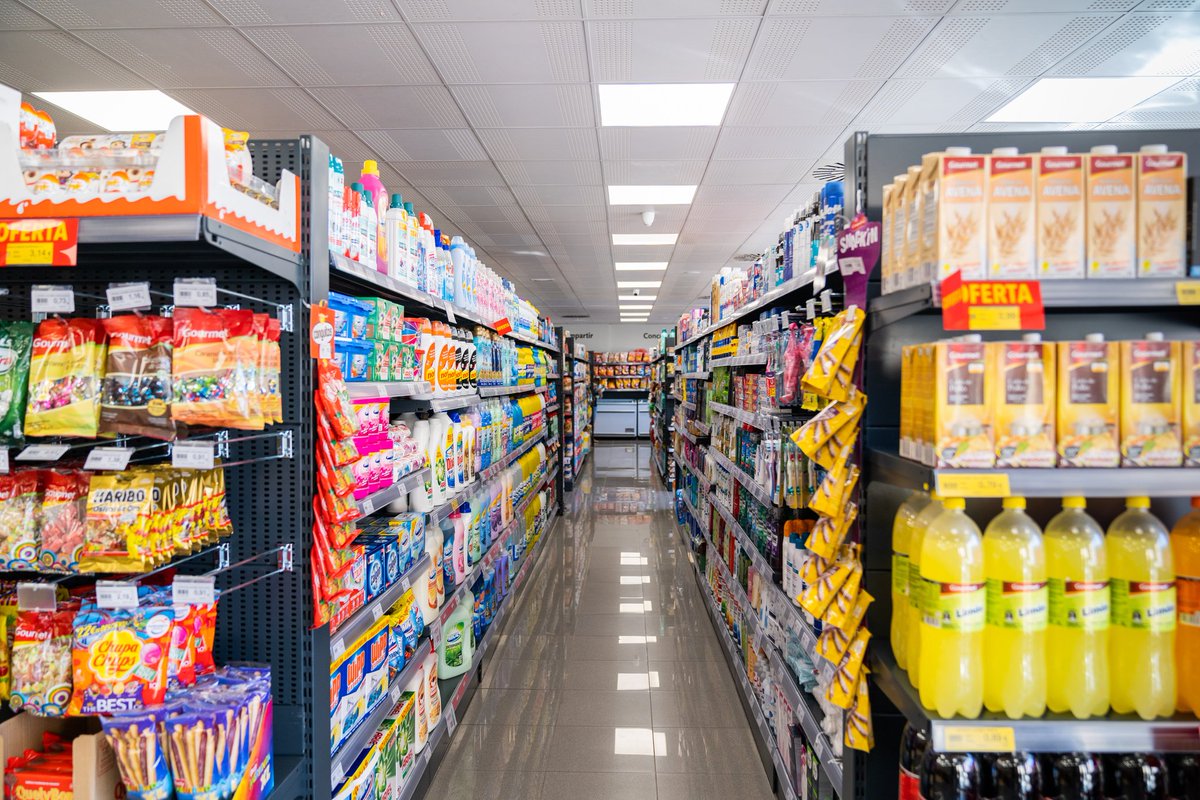 transgourmet_es's tweet photo. ¡Nuestros supermercados franquiciados funcionan! 🔝
En 2023 abrimos 52 nuevos establecimientos #Suma, #Proxim y #Spar: 🙌
📍 Catalunya: 21
📍 Baleares: 11
📍 Andalucía: 8
📍 Comunidad Valenciana: 4
📍 Comunidad de Madrid: 3
📍 Aragón: 2
📍 Castilla-La Mancha: 2
📍 Canarias: 1 https://t.co/KjwX29qHNs