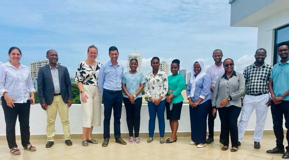 <a href="/neleshg/">Nelesh Govender (also @neleshg.bsky.social)</a>  @KylaComins &amp; Michelle are in Dar es Salaam with our <a href="/NIMR_Tanzania/">NIMR Tanzania</a> team for a routine monitoring visit this week.
At the same time, we celebrate 200 participants enrolled onto EFFECT across all sites- congratulations to the teams for the great work to #EndCryptoDeaths