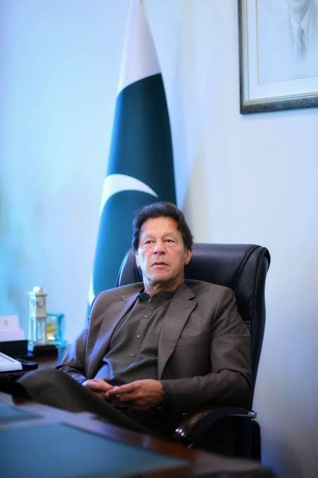 JahanZaibb_'s tweet photo. This too shall pass, stay strong imran khan ❤️
 #CipherCase https://t.co/wvEjNUHg1A