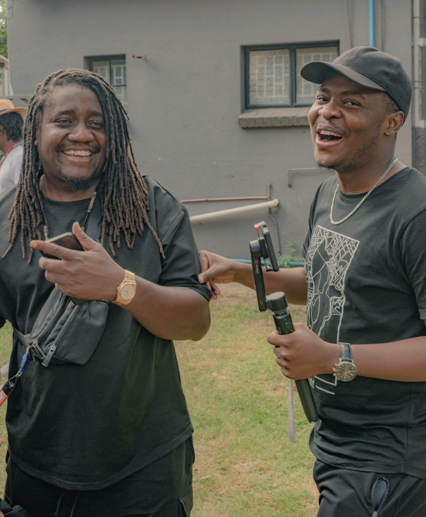 NobleStylz's tweet photo. Witnessing rap in it's brutal essence but all smiles, love and respect 👊 #BarsOnBars https://t.co/EbQU504Ulj