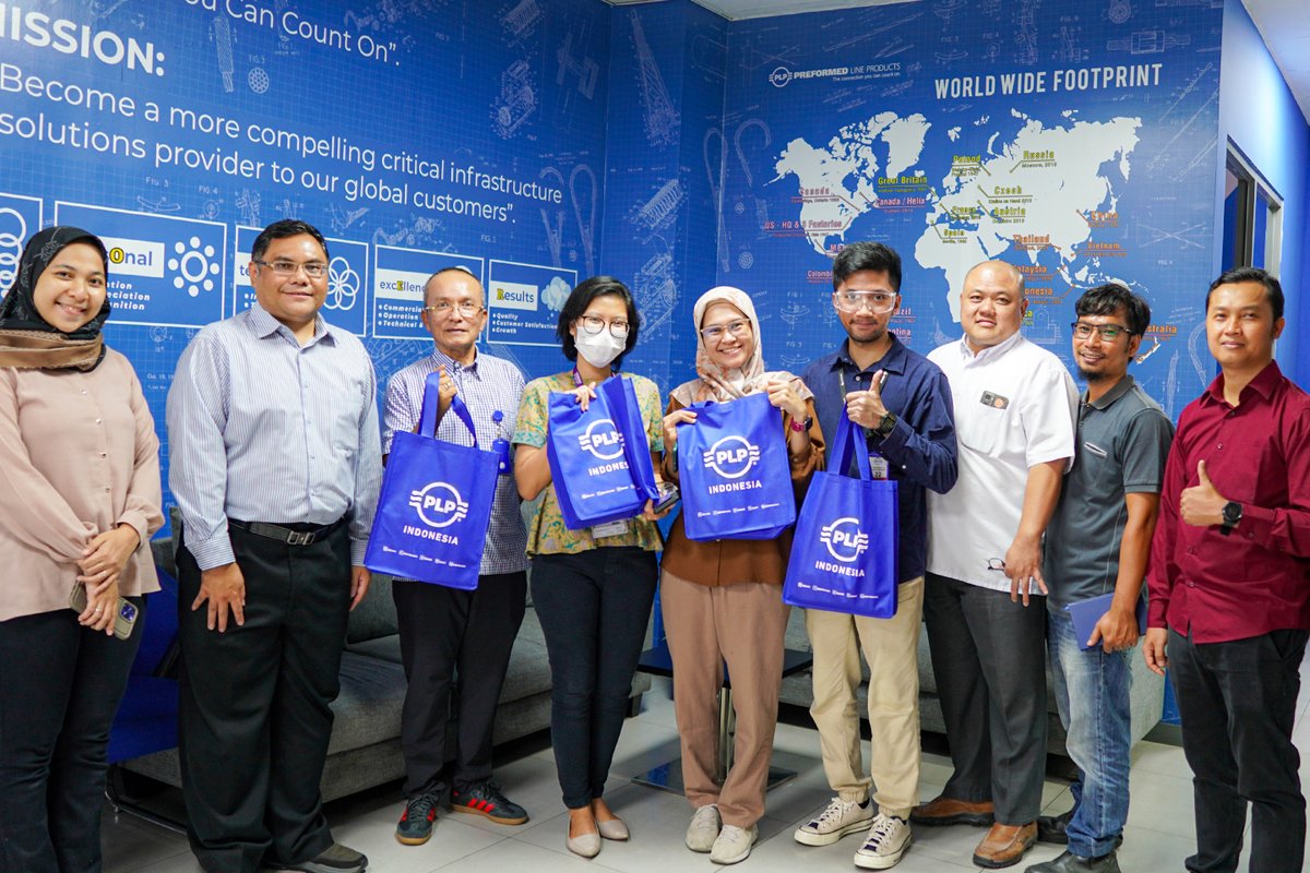 PLPID's tweet photo. PT. PLP Indonesia menyambut hangat kunjungan dinas dari PT. AMMAN Mineral Nusa Tenggara (AMNT). Senang sekali menerima kehadiran mereka dalam kegiatan presentasi produk dan factory visit.

#PLPID #PLP #Energy #electrizen #factory #factoryvisit #Manufactur #Manufacture https://t.co/8qtvw0nCh5
