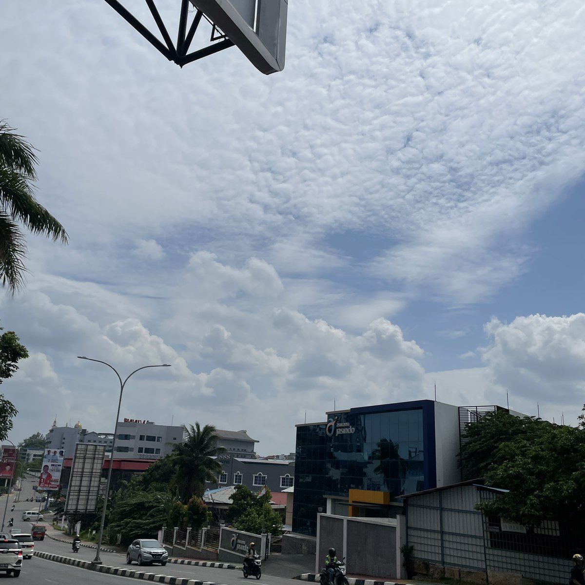 PANAS BANGET???