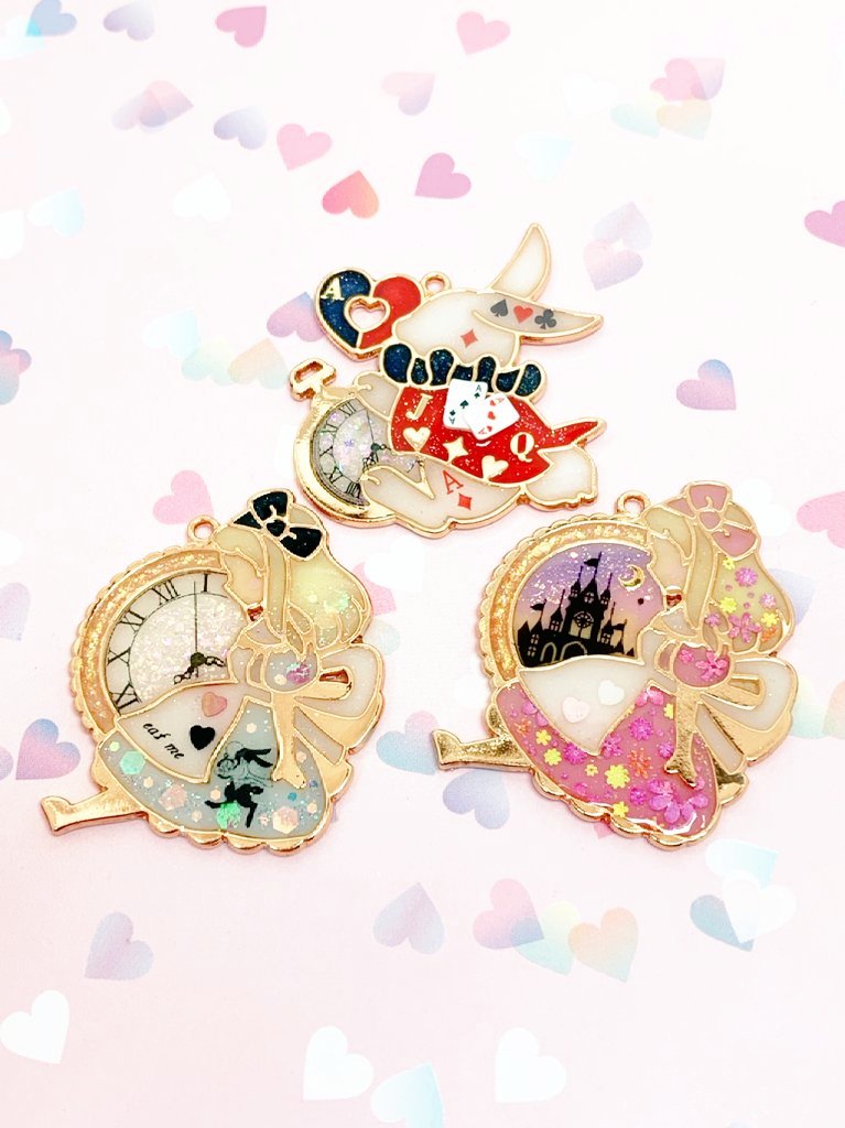 RQmako's tweet photo. 空枠で遊んじゃったへへ(*´ `*)♡←
 #ハンドメイド
 #レジン https://t.co/AcIuuaC7Pp