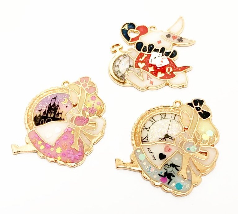RQmako's tweet photo. 空枠で遊んじゃったへへ(*´ `*)♡←
 #ハンドメイド
 #レジン https://t.co/AcIuuaC7Pp