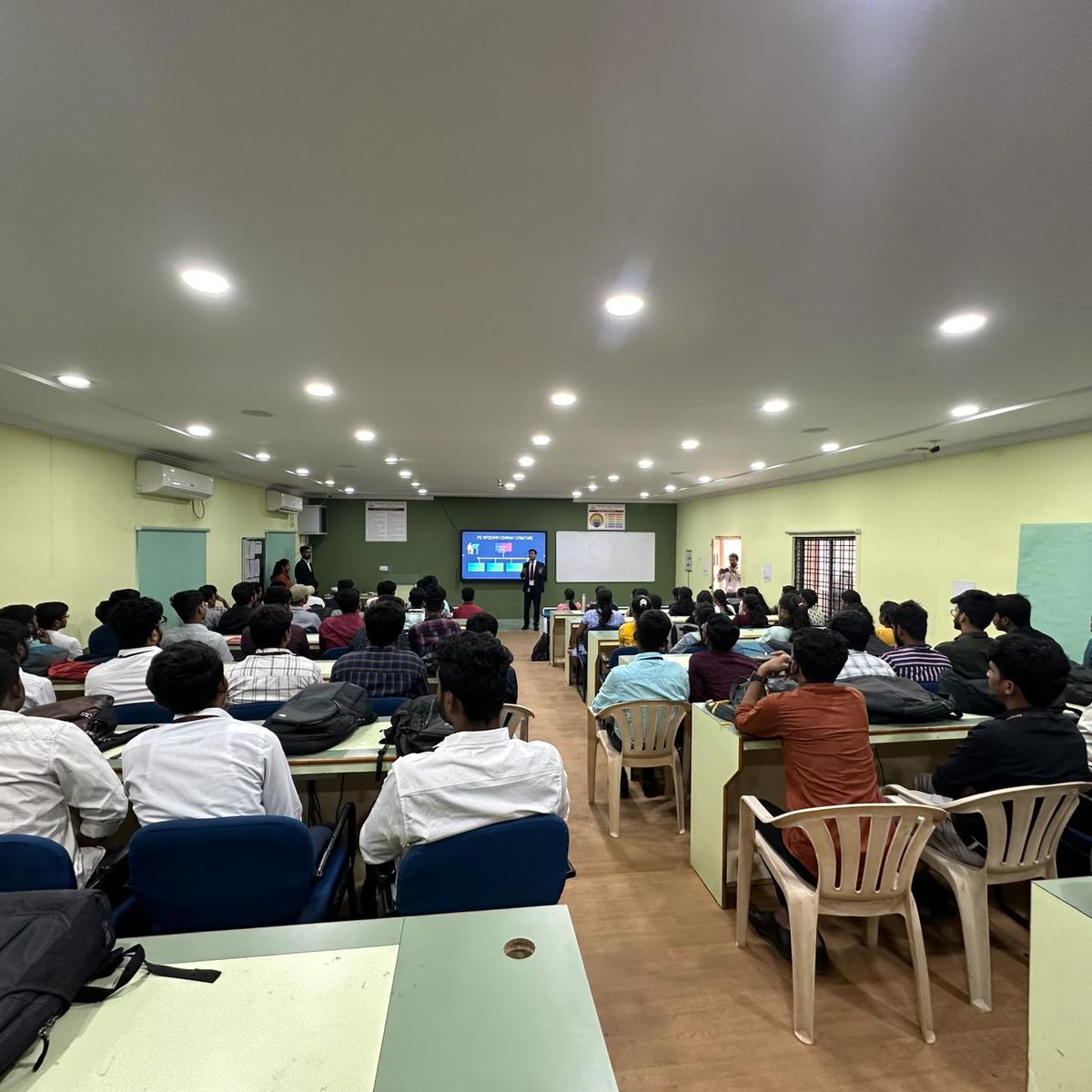 pie_infocomm's tweet photo. Industry intraction in Telangana engineering college https://t.co/EhntaI6IZV