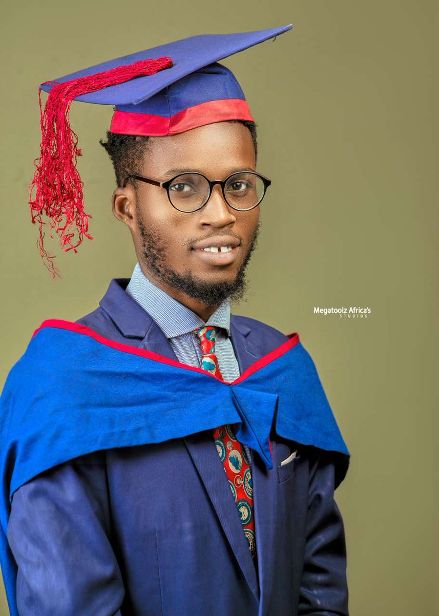 TheFeranmiO's tweet photo. Oyedele Feranmi Favour. O, https://t.co/hPoyBjSabY (Hons), Physiology. Here is to the first — of many more— degree (s). TFO is coming! https://t.co/IRWQXOAmfY