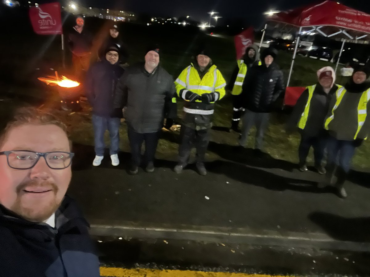 Out bright and early this morning to support the Hartlepool workers on the picket line at TMD friction. Standing up for fair pay in a cost of living crisis is vital and the duty of us all. @unitetheunion