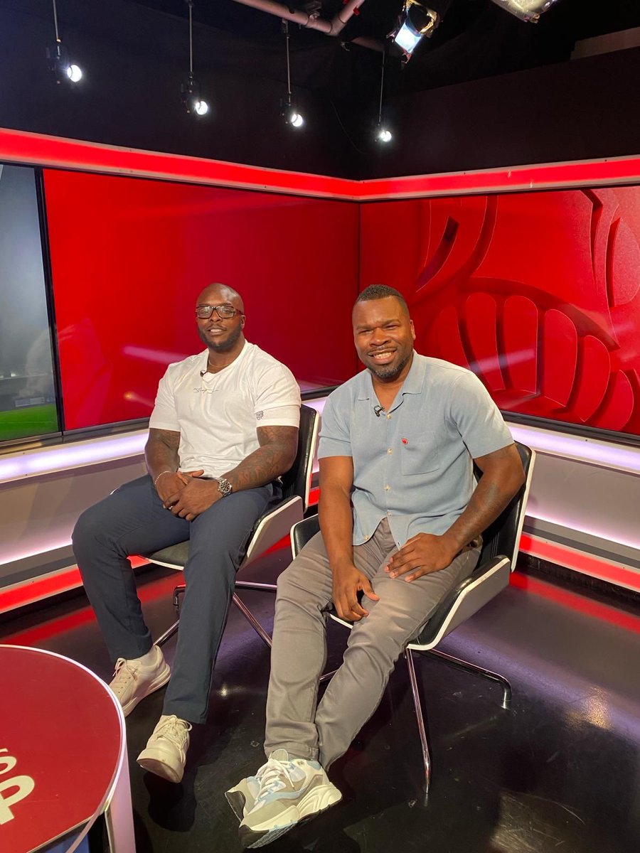 A9Mac's tweet photo. Another great evening on The FA Cup Weekend Review Show in the 4th round for @_gravitymedia.

Top class @OliviaBuzaglo @AdamJSmithy @daRealAkinfenwa @LisaSocceram @makeupbylouisec &amp; the GM team 🙌🏾

#gravitymedia #facup #highlights #noblclo #wearlondon #cleens #je3foundation https://t.co/yRo4Y5fkXq
