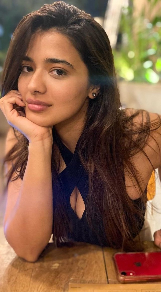 GFF-AxsbsAAzeFF?format=jpg&name=medium