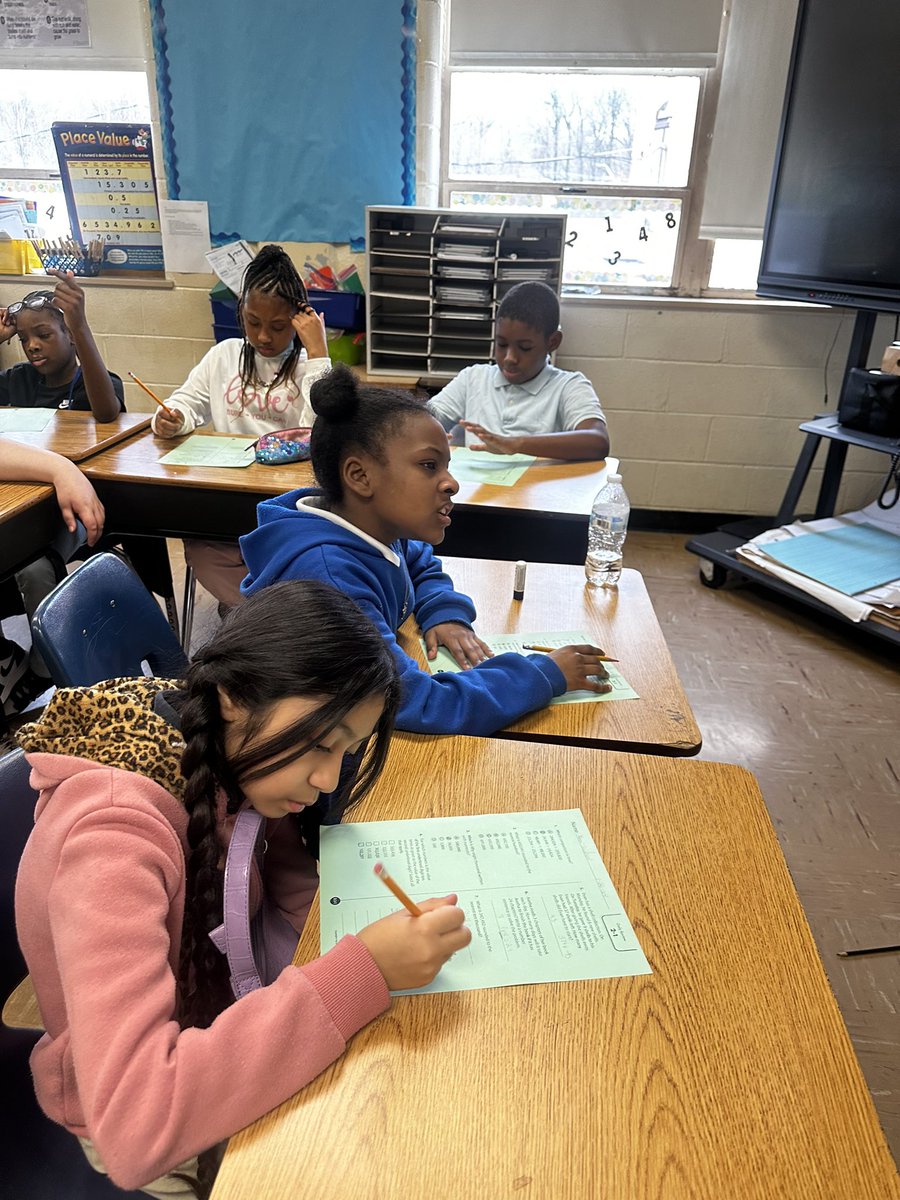 ScenicHillsElem's tweet photo. Our Bobcat scholars are working hard to build their brilliance! ##everymomentmatters #everystudentcounts 
#school #LearnAndGrow https://t.co/3ItZqfLyAD