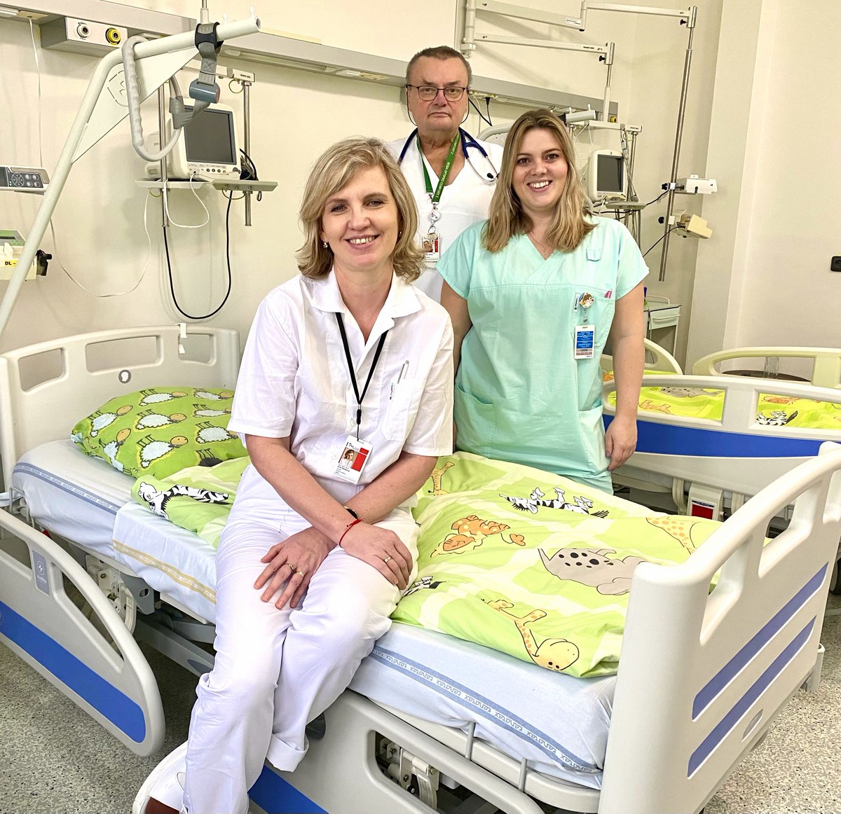 nemocniceFrydek's tweet photo. Přinášíme Vám novinku ✅

Dětské oddělení naší nemocnice má novou paní primářku, stala se jí doc. MUDr. Eva Klásková, Ph.D.

Přečtěte si více ⬇️
https://t.co/almFfxDsGX https://t.co/9LfTS26fXM