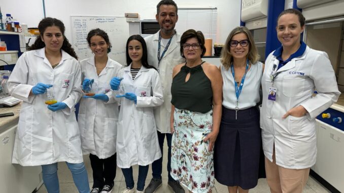 CDMF_comunica's tweet photo. Coordenadora de pesquisa do CDMF visita o Cetene, em Recife https://t.co/jJybugv6AJ #CDMF #CEPID #FAPESP https://t.co/C0y9gIcqTn