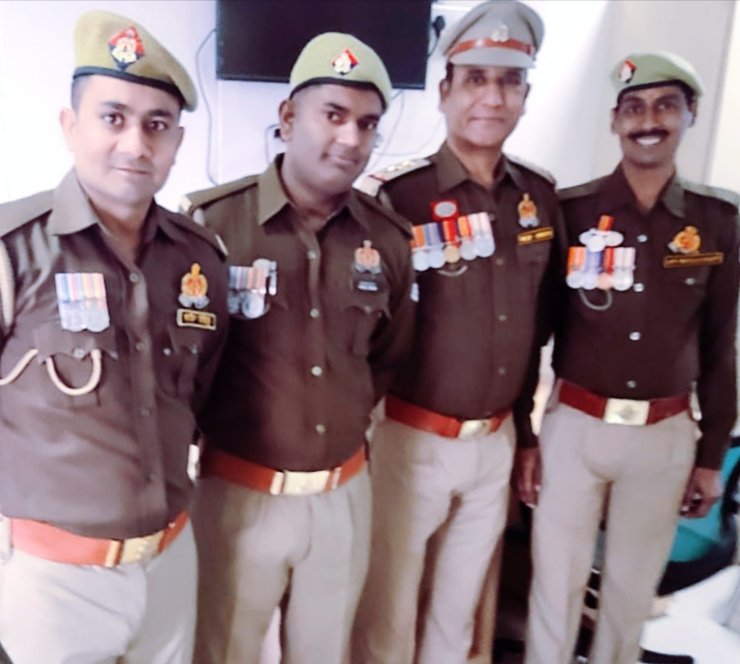 Sriniva24312932's tweet photo. क्यों कहें जिंदगी में क्या होगा । कुछ न होगा तो तजुर्बा होगा।। https://t.co/0l7n4yG5PQ