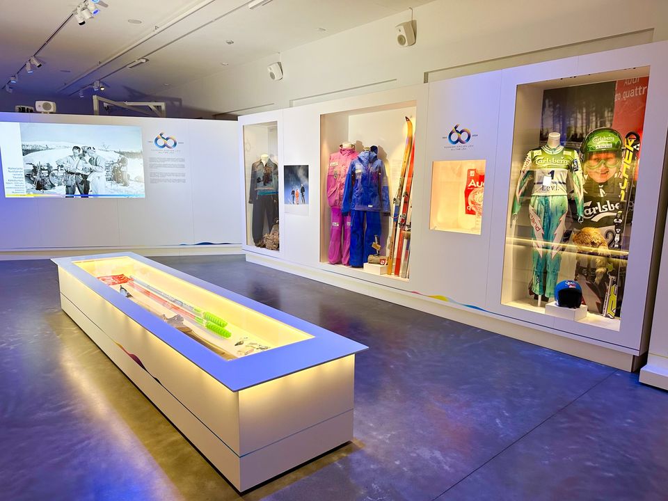 #KaikkienAikojenLevi-näyttely esillä TAHDOSSA Olympiastadionilla 7.4. saakka.
Näyttely on omistettu #Levi60-vuotiselle historialle, sen upealle kehitykselle ja henkeäsalpaavalle tunturimaisemalle. Lue lisää bit.ly/3u3VpFf