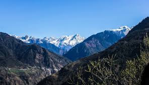 MahariChambu's tweet photo. Majestic snow-covered peaks stand tall, inviting adventurers to conquer the heights and witness the awe-inspiring vistas. 
#MountainElegance https://t.co/gCssYtyiFC