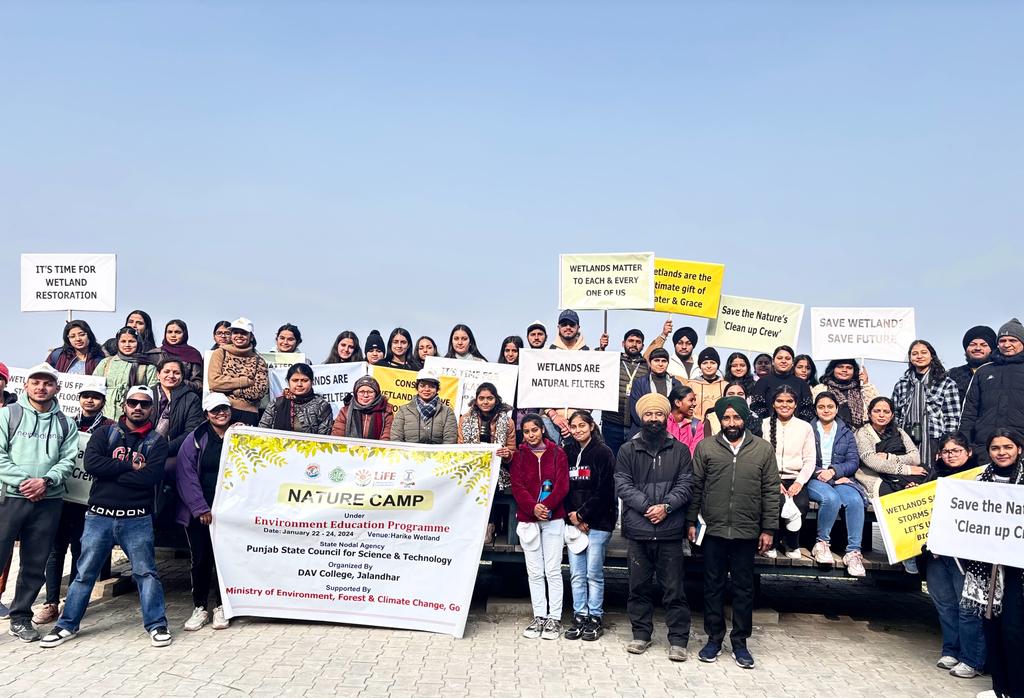 SRoamin's tweet photo. It's always amazing to be a part of events at @davjalandhar_in . This time thanks to @PSCST_GoP and @moefcc for sponsoring Nature camp under their Environment Education Program. Really amazing students, shows great commitment towards nature conservation. https://t.co/YUwi7kmcil
