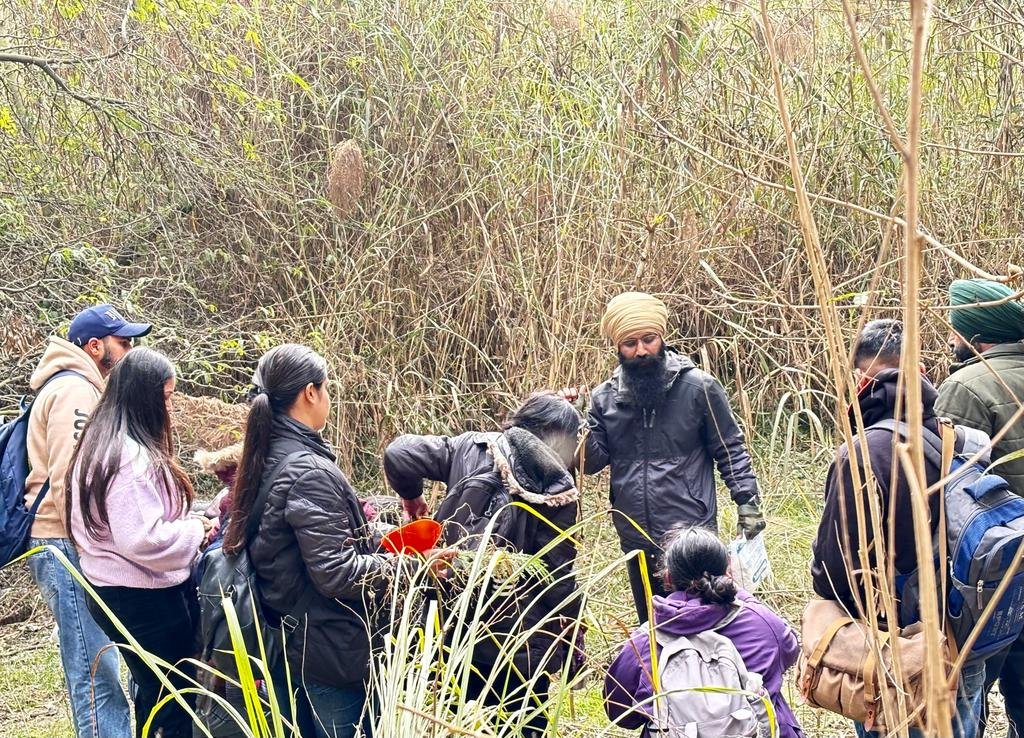 SRoamin's tweet photo. It's always amazing to be a part of events at @davjalandhar_in . This time thanks to @PSCST_GoP and @moefcc for sponsoring Nature camp under their Environment Education Program. Really amazing students, shows great commitment towards nature conservation. https://t.co/YUwi7kmcil