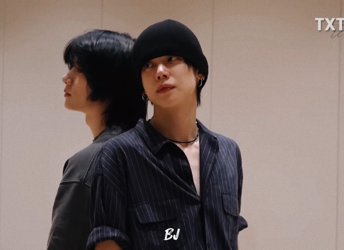 B1339J's tweet photo. 🖤🖤 https://t.co/fiCdLSxwds