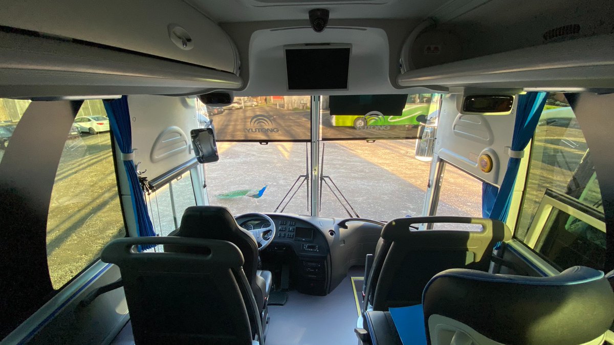 BUSES_ECOBUS's tweet photo. Siguiendo nuestra política de contar siempre con buses acorde a nuestros estándares de calidad. Seguimos en constante renovación para entregar el mejor servicio a nuestros pasajeros. Vehículos nuevos año 2024. #YUTONG #ECOBUS 🚐 🚎🌤🌿 https://t.co/LrtUQiwjWo