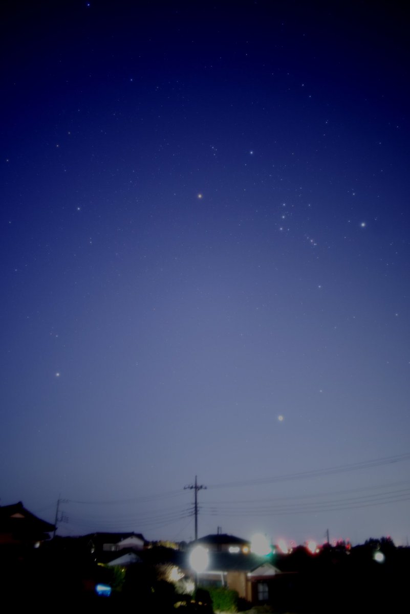 takuya_akiyama's tweet photo. 2024/01/30 17:55 #オリオン座 #Orion
#冬の大三角 #wintertriangle
PENTAX K-1/OSAWA MC 28mm F2.8
ISO400,F2.8,露出60秒
#PENTAX #k1 #PENTAXk1
#OSAWA
#アストロトレーサー3
#softfilter #prosoftonB https://t.co/LXd6zTJJPN