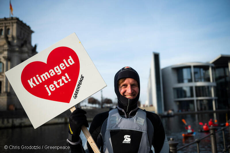 BaNeuwirth's tweet photo. It´s time for #Klimageld ❤️ https://t.co/MVoIgB12L2