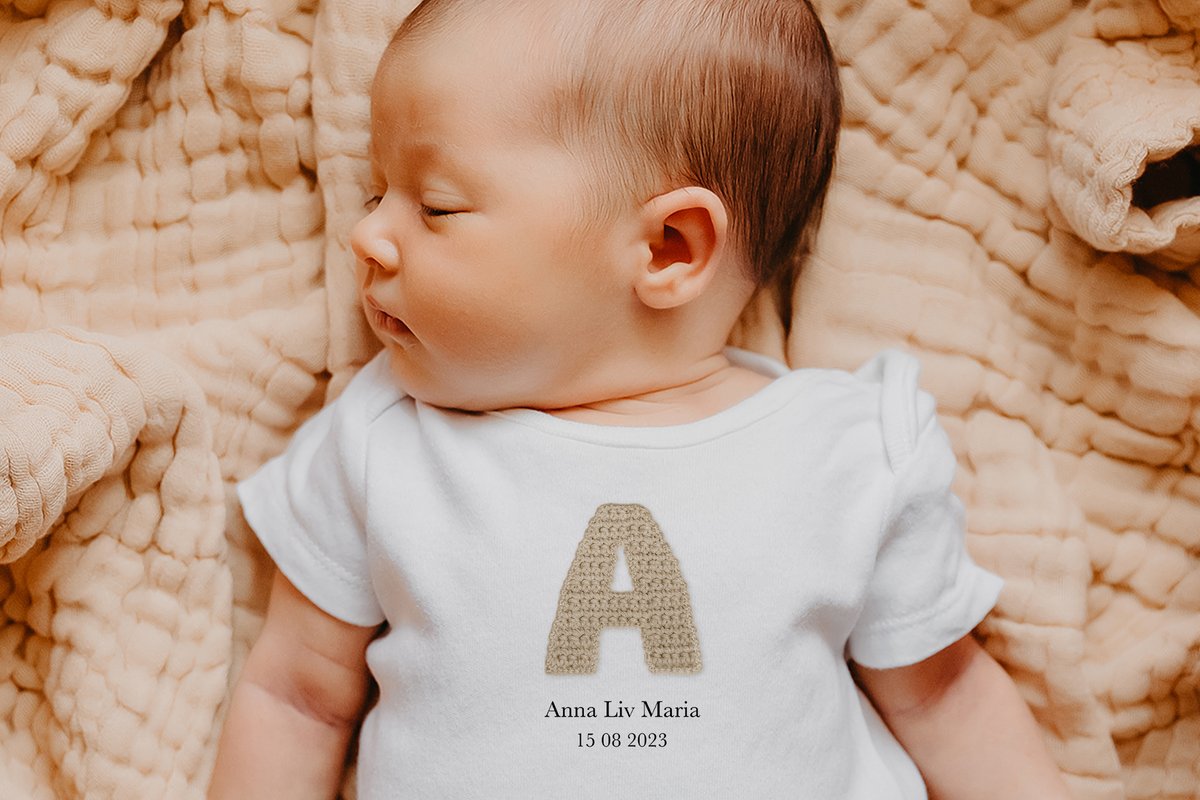 CuddleAndSnooze's tweet photo. Searching for a gift for a newborn baby? Discover our baby bodysuit that is personizable with a minimalist neutral print. Free shipping included!

Find out more https://t.co/oFUU1536QO

#TinyTrendsetter #CuddlyChic
#AdorableAttire #BundleOfJoyFashion
#SweetNewArrival https://t.co/g6piYk0px5