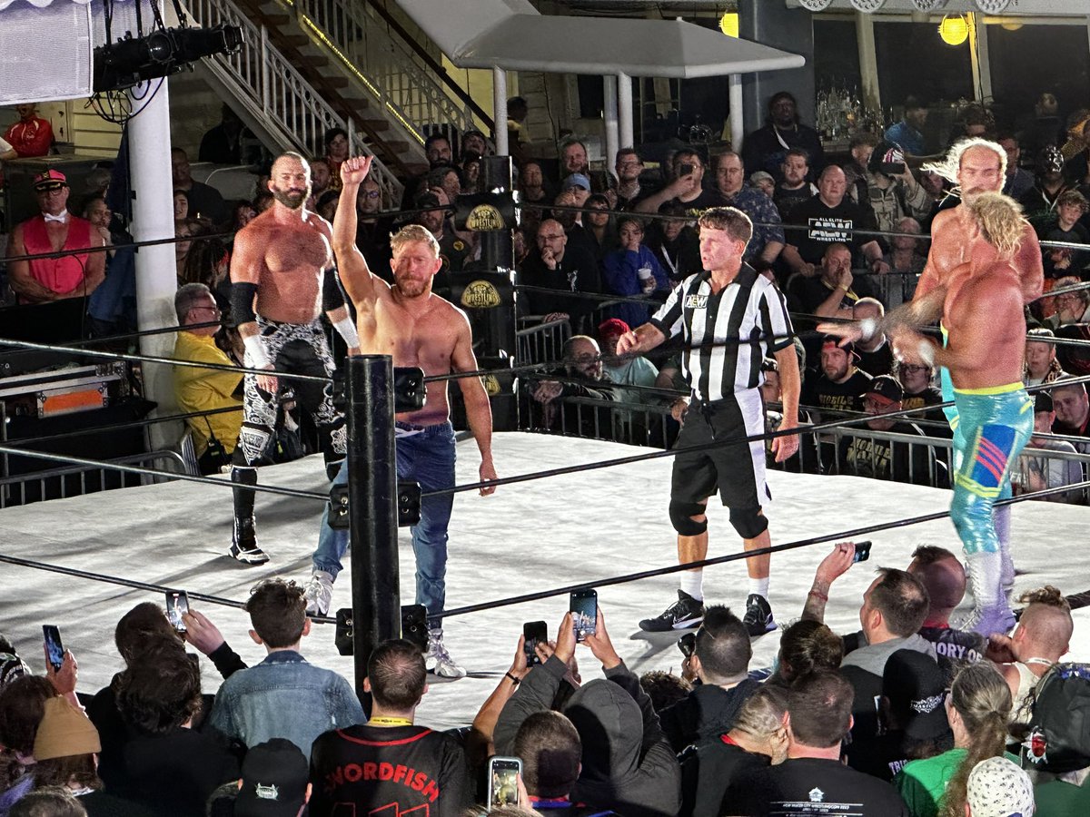 ladyhieber0618's tweet image. Some great highlights from the @jericho_cruise  #FiveAlive @IAmJericho