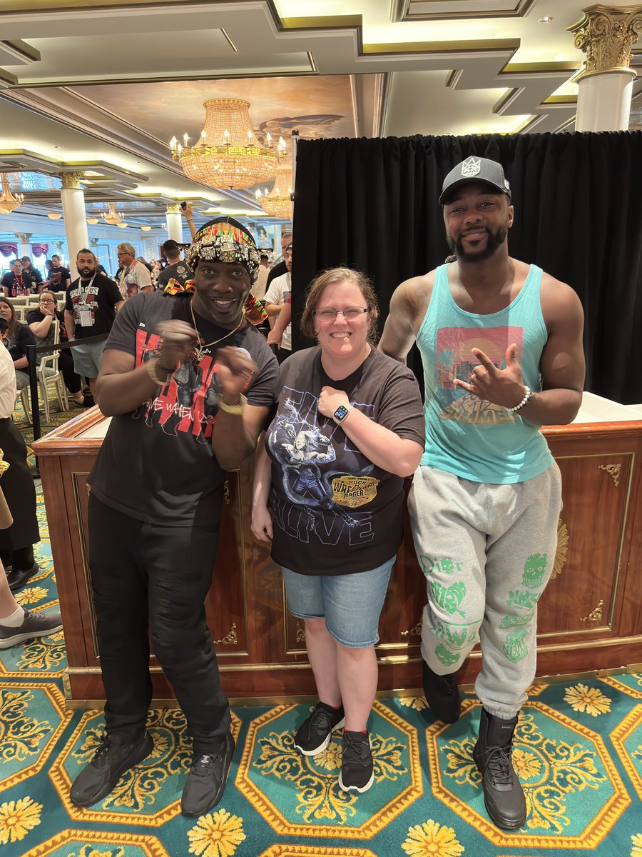 ladyhieber0618's tweet image. Some great highlights from the @jericho_cruise  #FiveAlive @IAmJericho