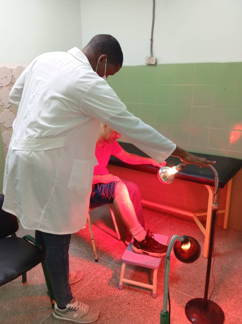 Lo más importante habrá d ser su consagración total al más noble y humano de los oficios: salvar vidas y preservar salud.Mas que médicos serán celosos guardianes d lo más preciado del ser humano;apóteles y creadores d un mundo más humano
#CubaPorLaVida
<a href="/mmcvencar/">Brigada Médica Cubana en Carabobo</a>
<a href="/cubacooperaven/">Brigada Médica Cubana en Venezuela</a>